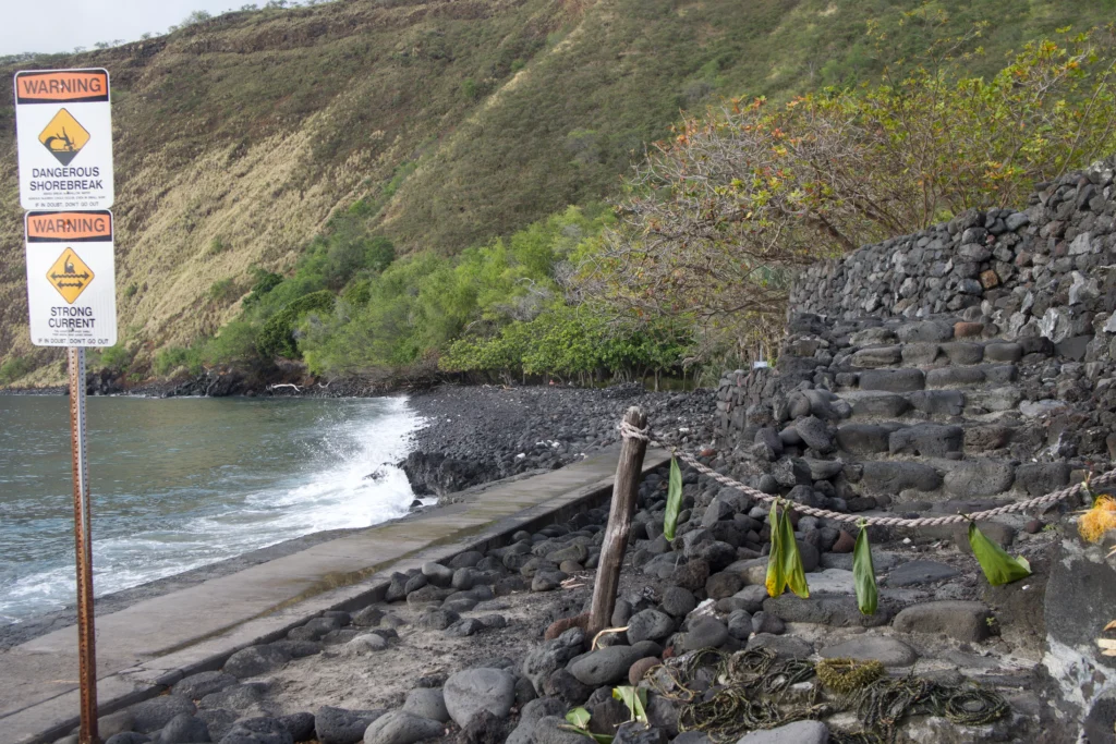 Kealakekua Bay State Historical Park (Napo'opo'o Beach)