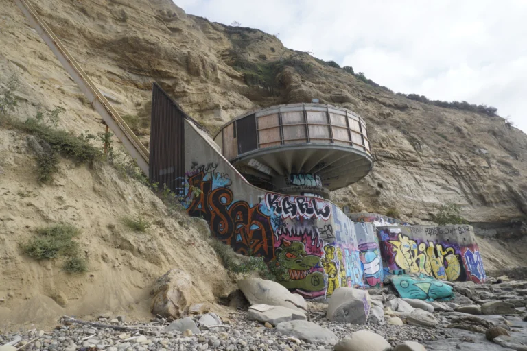 Mushroom House, San Diego