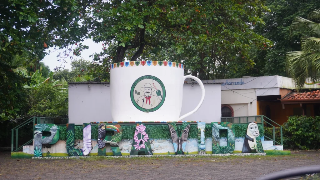 Cafe Tio Leo, Liberia 